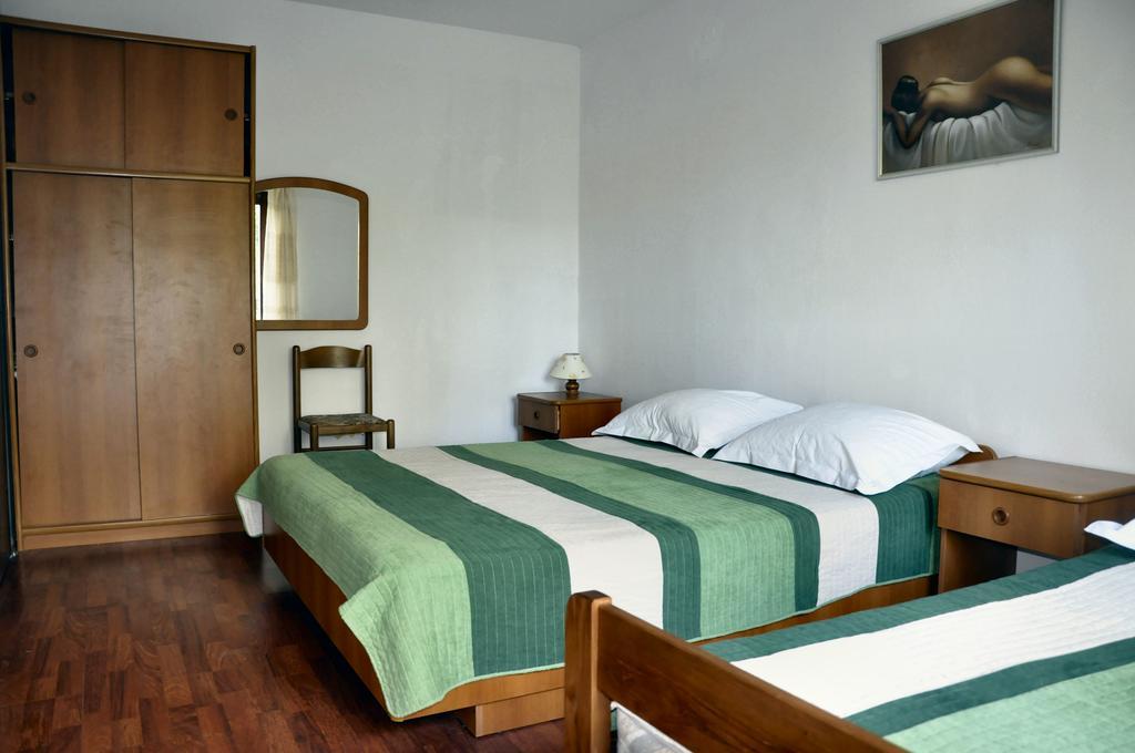 Apartments Vukelić Starigrad Paklenica Buitenkant foto