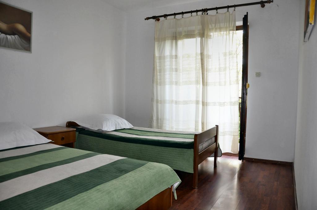 Apartments Vukelić Starigrad Paklenica Buitenkant foto