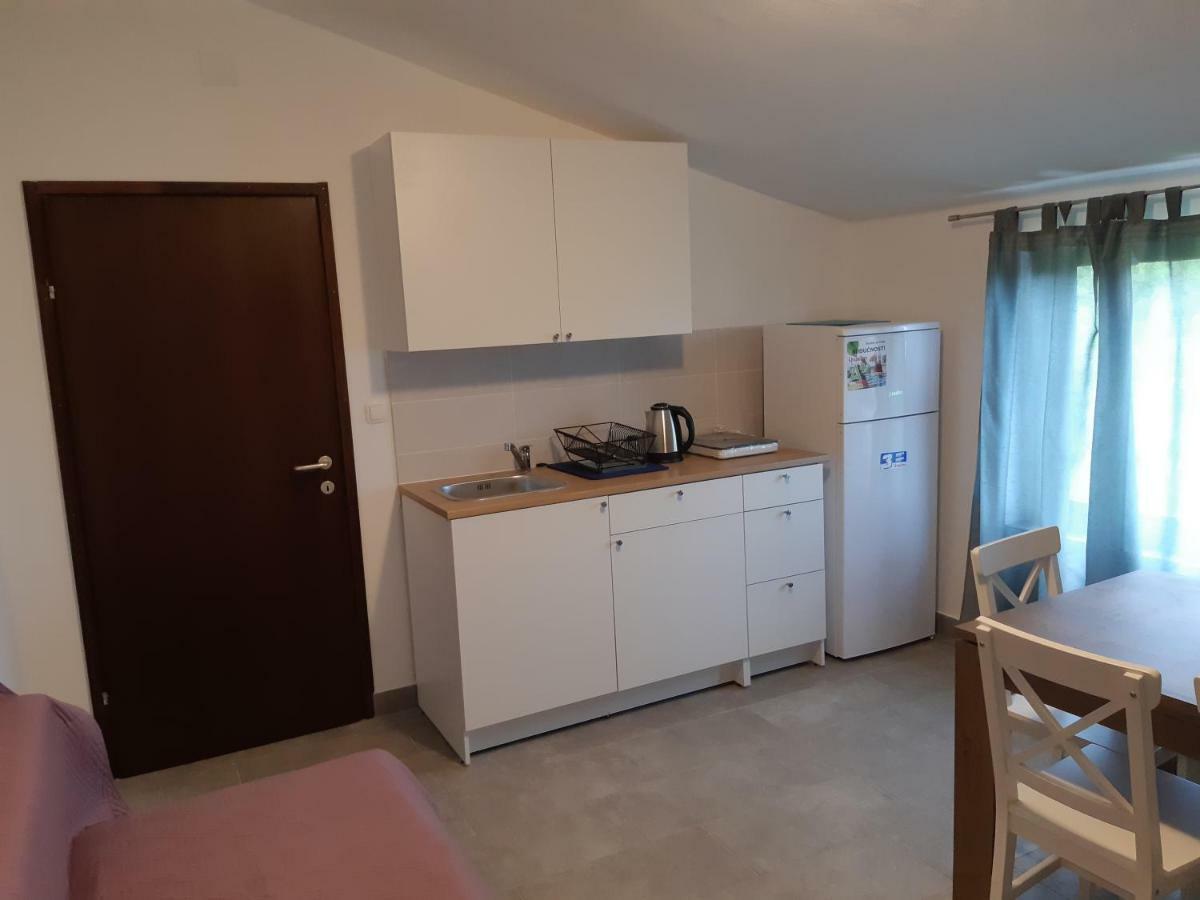 Apartments Vukelić Starigrad Paklenica Buitenkant foto