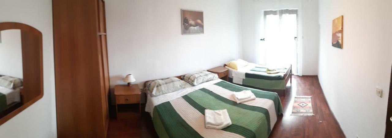Apartments Vukelić Starigrad Paklenica Buitenkant foto